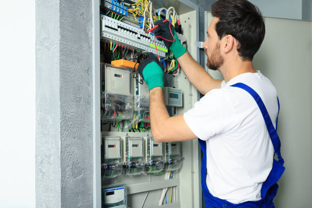 Best Affordable Emergency Electrician  in Hoover, AL